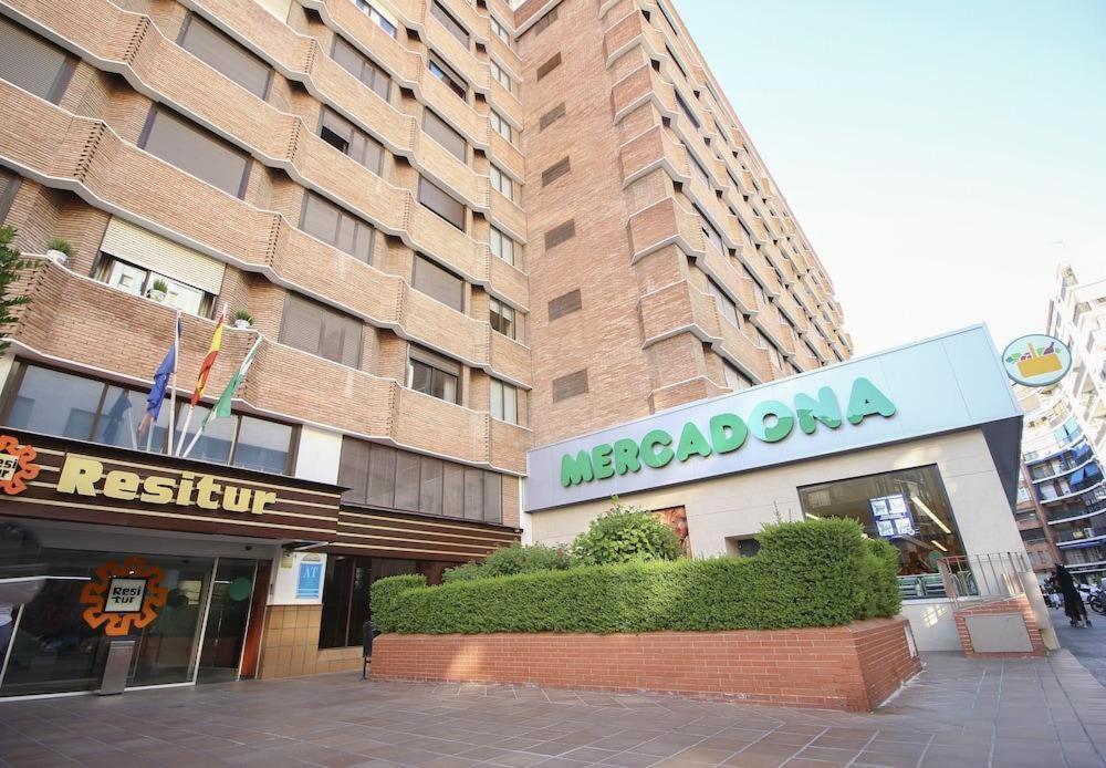 Triana In Hotel 24H Севилья Экстерьер фото