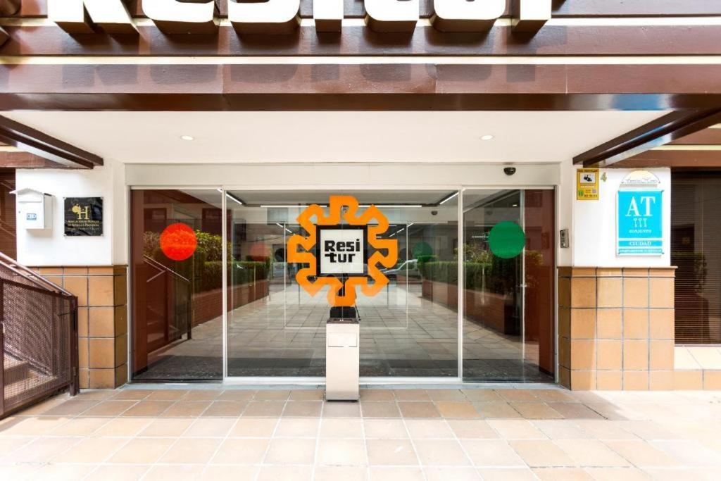 Triana In Hotel 24H Севилья Экстерьер фото